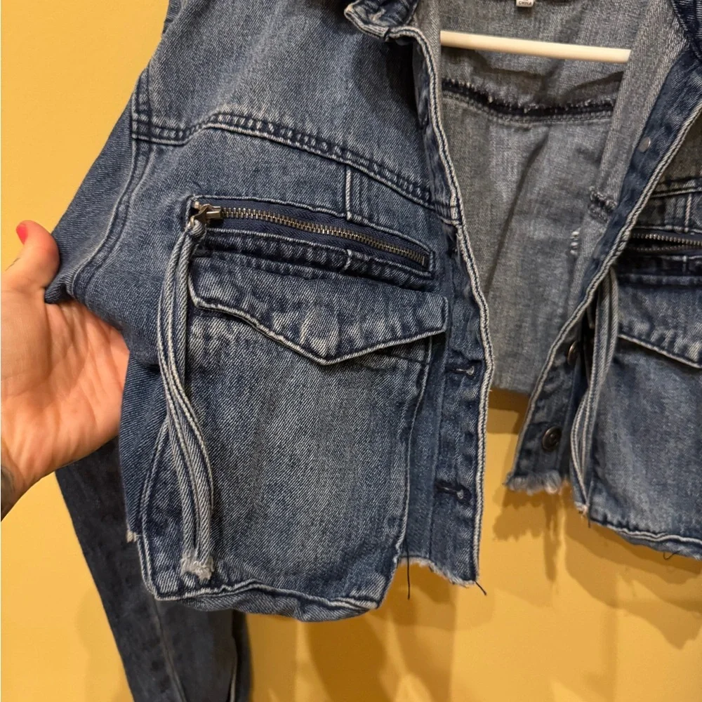 Fashion Nova Blue Denim Jacket Cropped - Picture 4 of 5